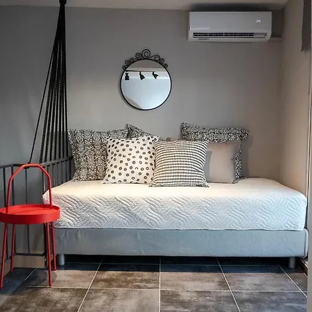 Yasemi Superb Two Floor Apartment Iraklion Buitenkant foto