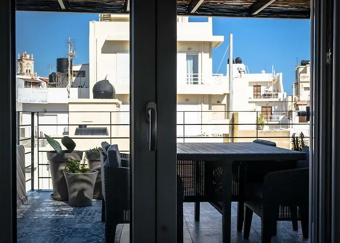 Yasemi Superb Two Floor Apartment