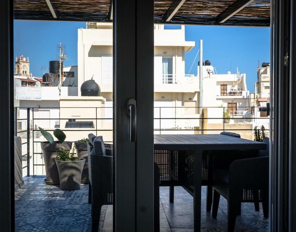 Yasemi Superb Two Floor Apartment